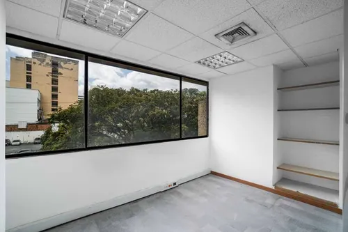Oficina En Arriendo/venta En Versalles. Cod A1023065