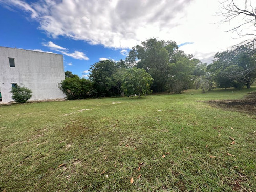 Terreno En Venta En Cholul Ubicado A Tres Minutos De Periferico