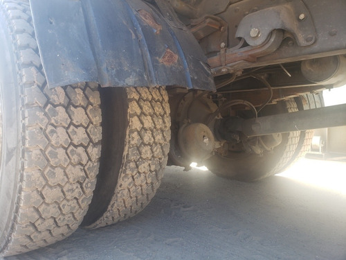 Iveco Tector Con Equipo Lava Contenedor