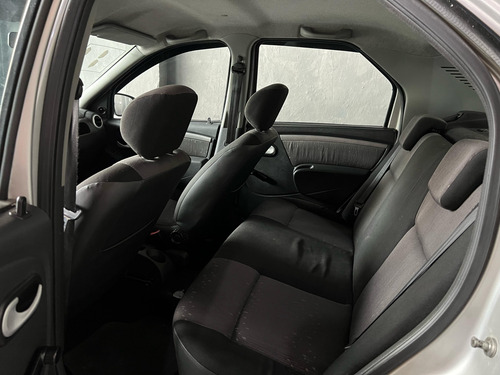 Renault Logan 1.6 Expression Hi-torque 4p