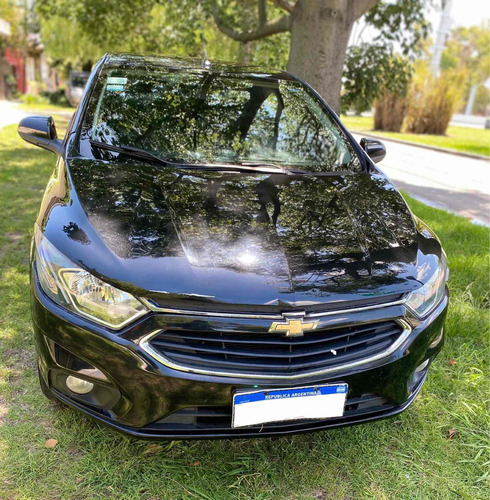 Imagen 2 de 22 de Chevrolet Onix 2018 1.4 Ltz 98cv