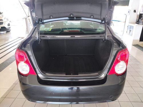 Imagen 14 de 15 de Chevrolet Sonic 2017 1.6 Lt Mt