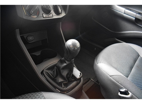 Imagem 6 de 12 de Volkswagen Saveiro 1.6 Msi Trendline Cs 8v Flex 2p Manual