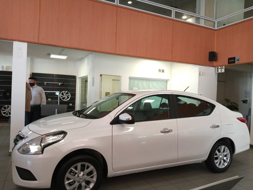 Nissan Versa V Drive
