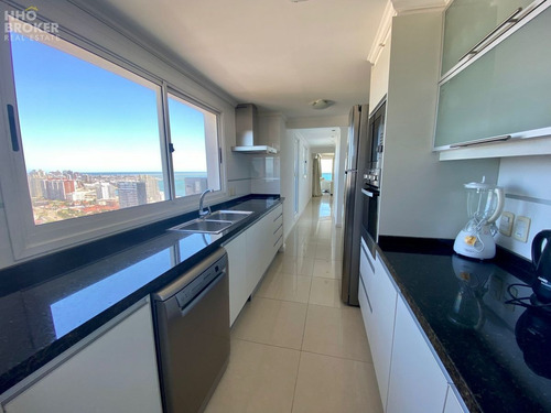 Imagen 13 de 30 de Apartamento En Venta 3 Dormitorios Y Servicio Playa Mansa Piso Alto Con Parrillero Propio - Punta Del Este Mansa
