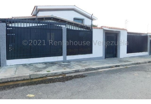 Renta House Vip Group Casas En Venta En Barquisimeto Lara Quinta En Santa Rosa Prestigiosa Zona Del Este 738 Mts2 De Terreno, Distribuidos En Niveles