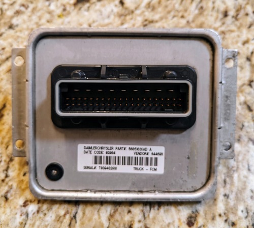 2004 Dodge Ram 1500 P05026033aa Caja Fusibles P05026034aa (Usado)