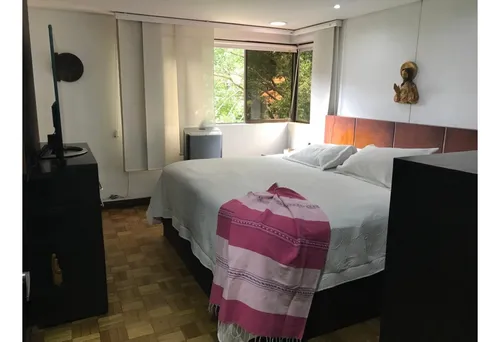 Amplio Apartamento Poblado Castropol Parte Baja