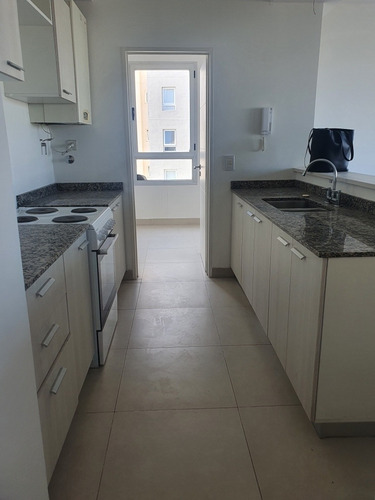 Imagen 3 de 12 de Alquiler Y/o Venta. Departamento 4 Ambientes. Excelente Estado Nordelta Pto Escondido.