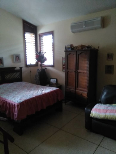 Imagen 11 de 14 de Quinta En Barrio Sucre Maracay Aragua