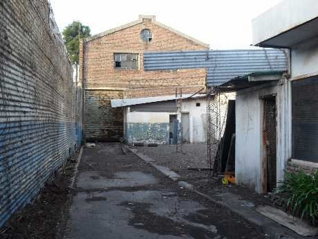 Imagen 3 de 10 de Galpon En Venta En Sarandi Oeste