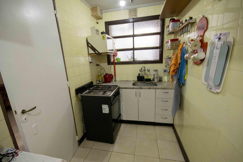 Departamento De 3 Ambientes En 2° Piso Por Escalera En Venta, En La Lucila.