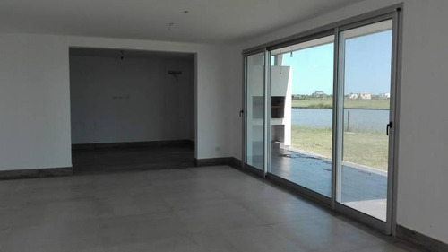 Casa Al Lago En Ventas En Puertos - Muelles