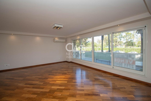 Imagen 2 de 30 de Venta Apartamento En Punta Carreta, Frente Al Club De Golf.