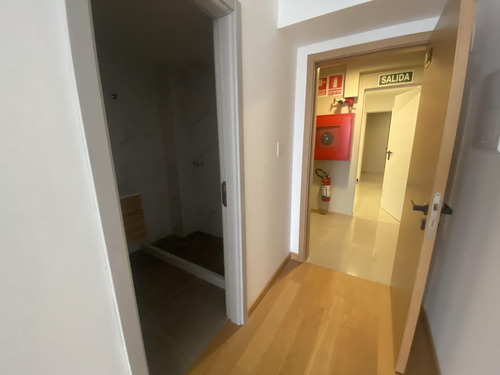 Departamento Monoambiente En Venta Ubicado En Montevideo, Uruguay Con Seguridad, Solarium, Parrilla