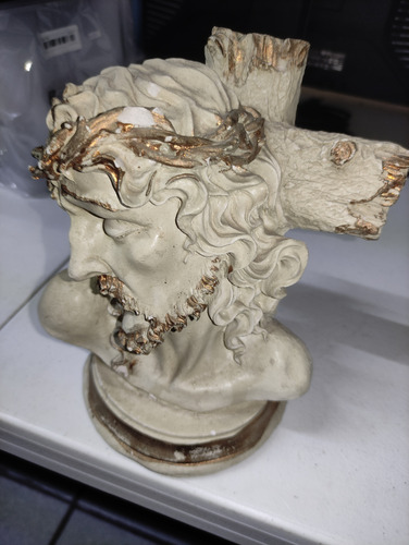 Rostro De Cristo En Cruz De Yeso Escultura De 20 Cm X 15 Cm (Usado)