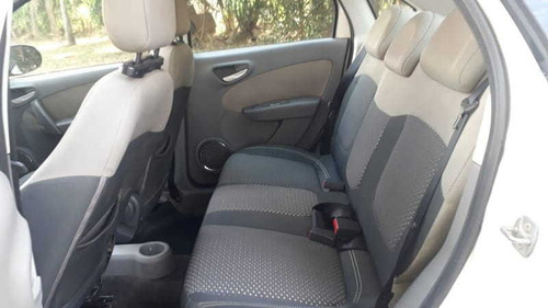 Fiat Grand Siena Essence 1.6 16v
