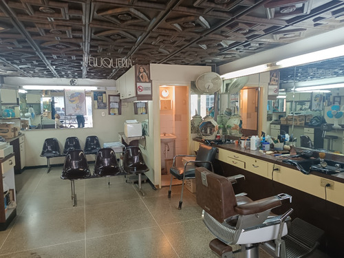 Vendo Local Y Fondo De Comercio Peluquería Y Barbería 44m2, 58 Años Hecho El Punto Comercial, Ubicado En San José De Cotiza