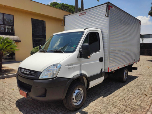 Imagem 3 de 13 de Iveco 35s14 - 2019 - Baú De 3,80 X 2,30 - Muito Nova!!