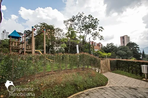 Vendo Apartamento Con Terraza En El Poblado- Los Balsos, Medellin.