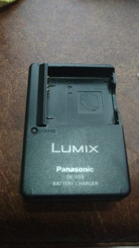Carregador de câmera Panasonic DE-A59