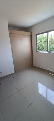 Imagen 23 de 25 de Amplio Apartamento Con Terraza