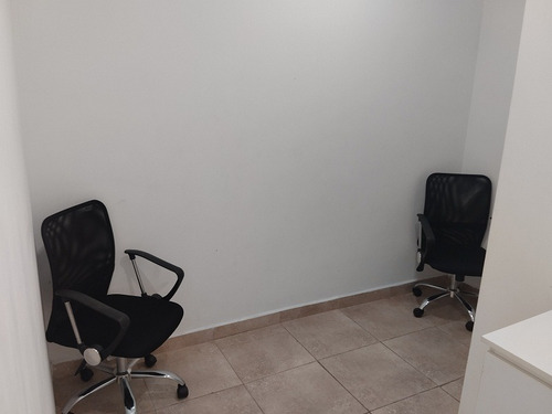 Imagen 10 de 11 de Raymar Gonzalez Vende O Alquila Local En Centro Comercial Con Mobiliario En Urbanización Paraparal Los Guayos.04244150077
