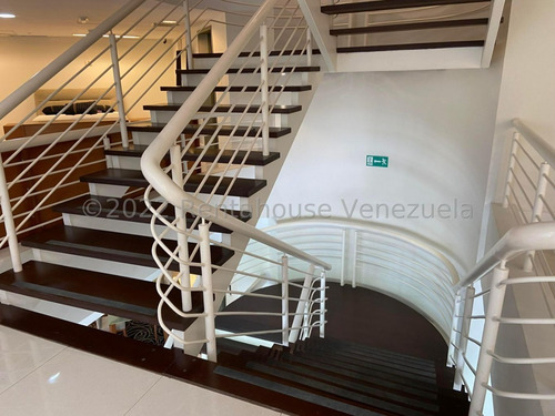 Imagen 5 de 12 de 23-13895 Espectacular Edifico Comercial, Cuenta Con Un Terreno De 414m2 Y Construcción 745m2, Consta De 4 Plantas, Cada Una Está Diseñada Y Operativa, Fácil De Adaptar Para Cualquier Actividad