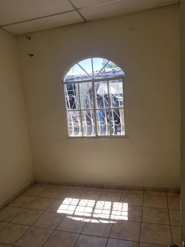 Imagen 18 de 30 de Casa De 3 Cuartos Sala Cocina Jardín 1 Baño Lavadero
