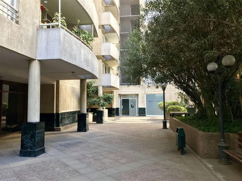 Departamento En Arriendo De 2 Dorm. En Providencia