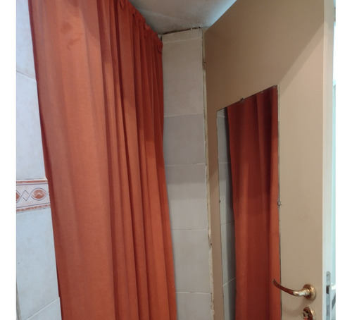 Casa Con Garaje Descubierto, Amplio Frente, Fondo Con Árboles Frutales Y Quincho