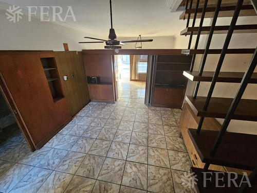 Venta De Casa De 4 Ambientes Con Cochera Y Quincho En Piñeyro