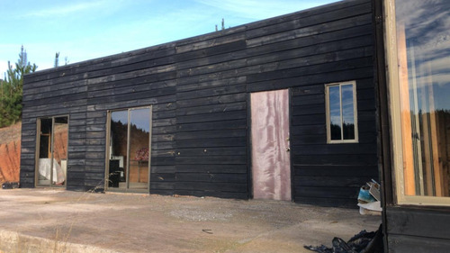 Hermosa Parcela Con Casa De 5 Habitaciones En Paredones