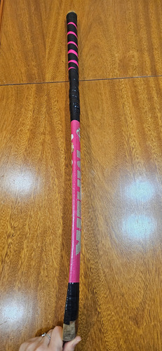 Palo De Hockey Rosa Chicle 31.496 " (Usado)