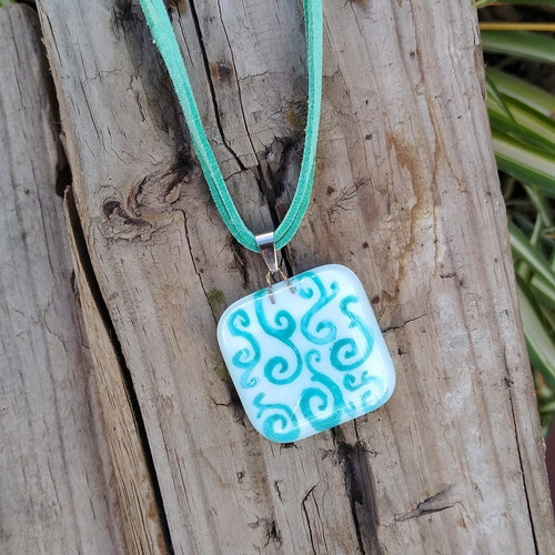 Imagen 3 de 3 de Collar Casual Ondas De Mar Vidrio Pintado A Mano