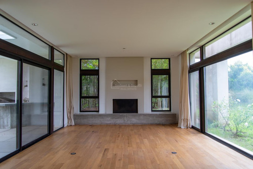 Imagen 4 de 22 de Divina Casa En Barrio Carmel !