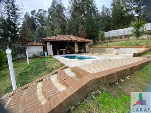 Casa De 122m2 + Quincho Y Piscina + Casa Huésped En 1800m2