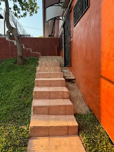 Se Vende Por Motivo De Salida Del País Recién Remodelada