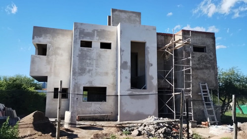 Casa En Venta En Barrio Cerrado La Pancha Ii