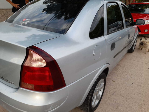 Chevrolet Corsa 1.8 Gl Aa+da 2011