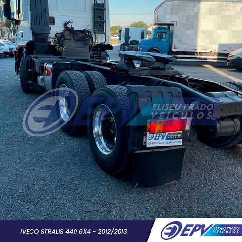 Imagem 4 de 8 de Iveco Stralis 440 6x4