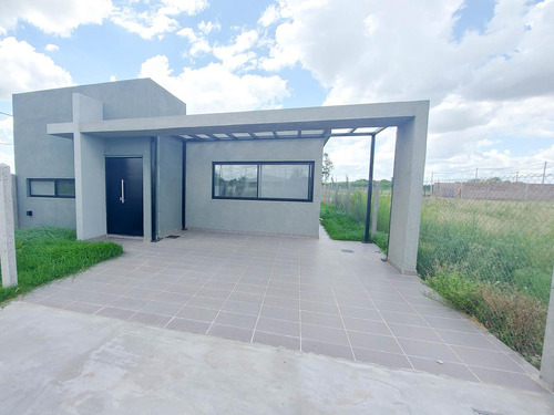 Casa De Dos Dormitorios - Venta - Stell Frame - Barrio Abierto - Villa Amelia