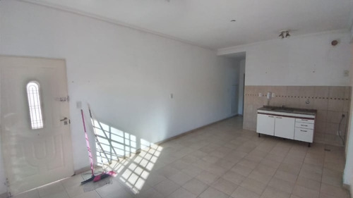 Departamento En Venta En Isidro Casanova