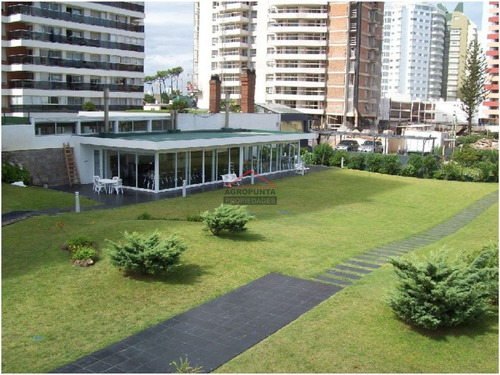 Apartamento En Brava, 3 Dormitorios *- Ref: 2796