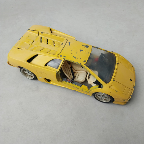 Bburago Lamborghini Diablo 1/18 Arrumar Diorama Oficina Amarelo (Usado)