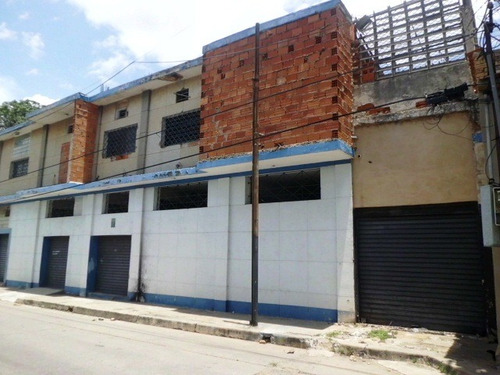 Imagen 7 de 8 de Edificio Con Locales En San Blas (crl-38)