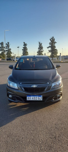 Imagen 2 de 12 de Chevrolet Onix