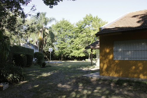 Chalet En Garin.muy Lindo.
