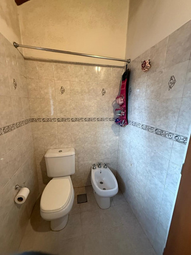 Vendo Casa De 3 Dorm. En Barrio Arguello A 2 Cuadras De Rect