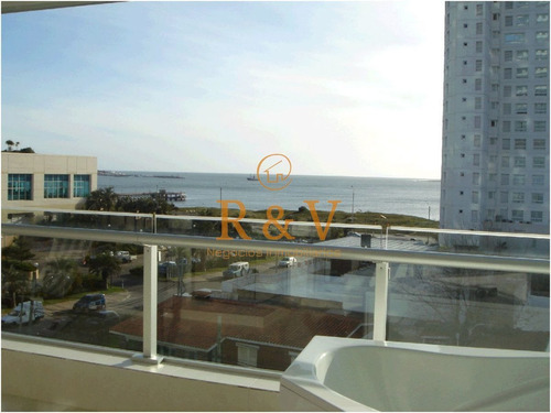 Imagen 12 de 30 de Apartamento En Seasons Tower, Mansa, Punta Del Este, 2 Dormitorios.